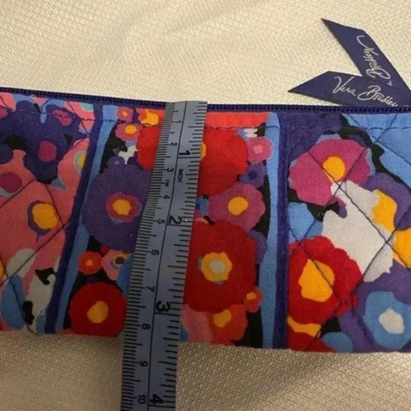 VERA Bradley Cosmetic Toiletry Bag - Picture 9 of 9